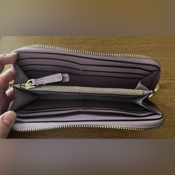 NWOT Kate Spade Light Purple Zip Around Leather Wallet - Picture 3 of 4
